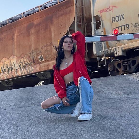 Meet your Posher, Zoe - Picture 1 of 1